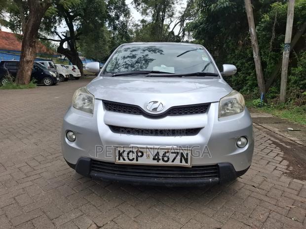Toyota IST 2010 Silver