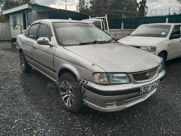 Nissan Sunny 2003 Silver