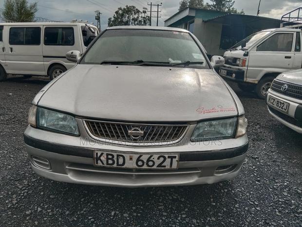 Nissan Sunny 2003 Silver