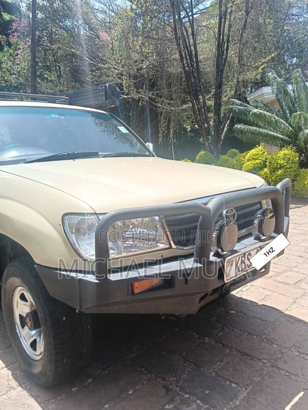 Toyota Land Cruiser 2005 White