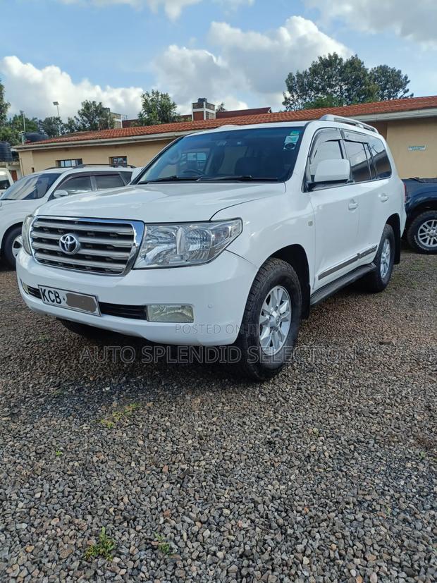 Toyota Land Cruiser 2007 White