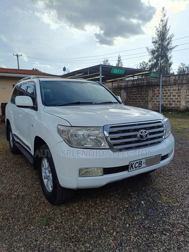 Toyota Land Cruiser 2007 White
