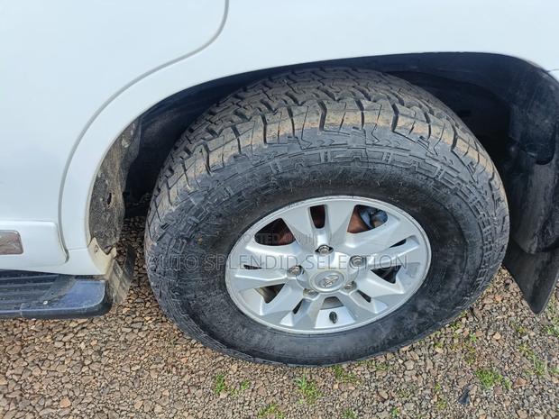 Toyota Land Cruiser 2007 White