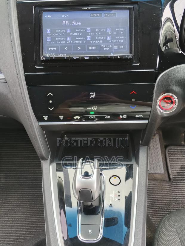 Honda Shuttle 2019 Silver