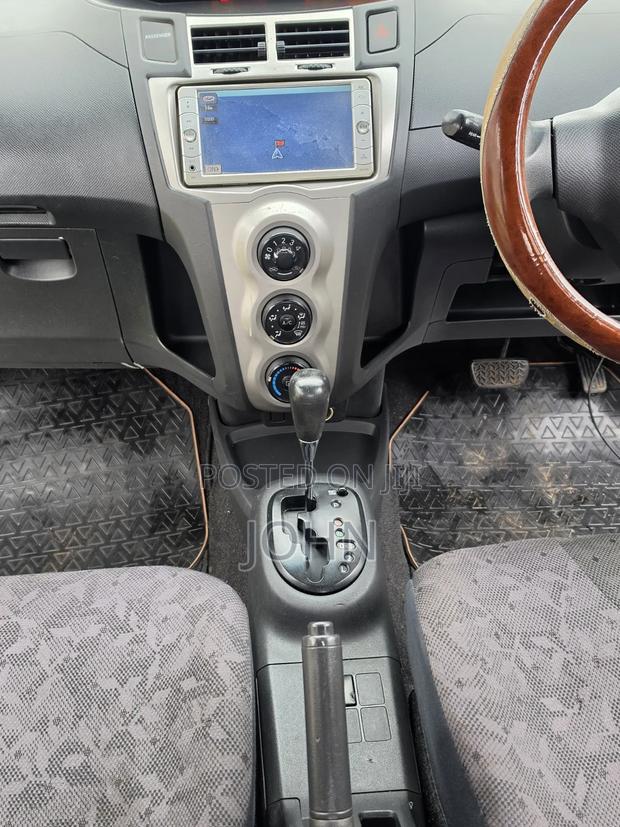 Toyota Vitz 1.3 FWD 5dr 2008 Pearl