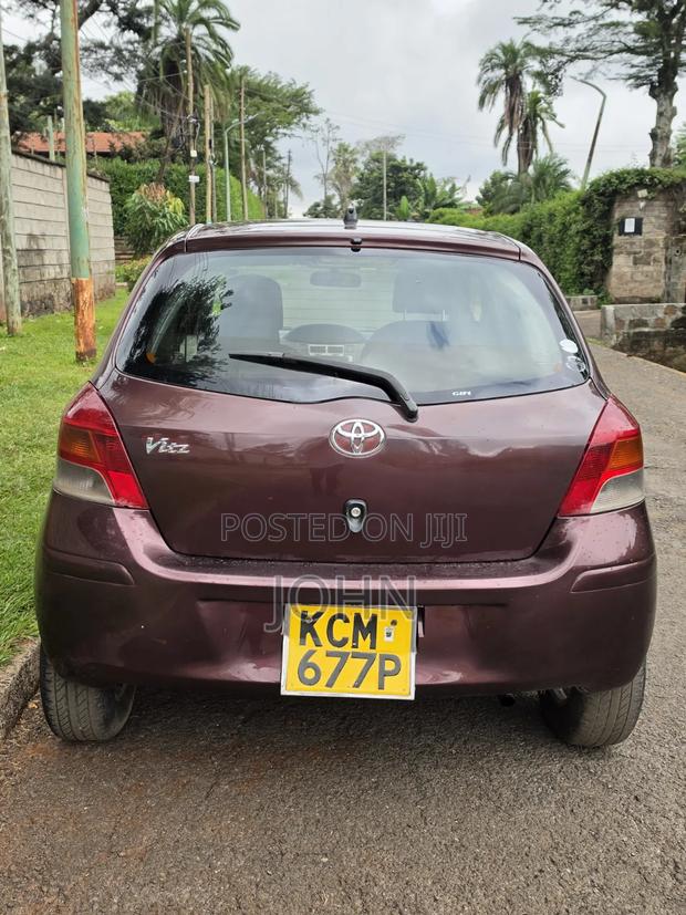 Toyota Vitz 1.0 FWD 5dr 2010 Maroon