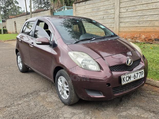 Toyota Vitz 1.0 FWD 5dr 2010 Maroon