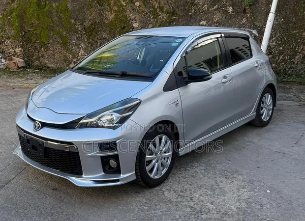 Toyota Vitz 2019 Silver