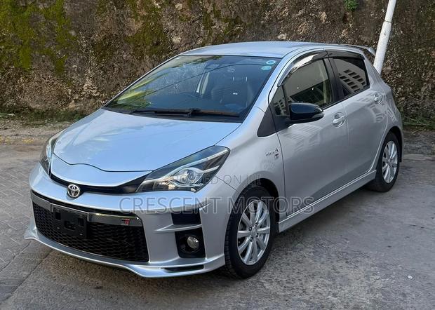 Toyota Vitz 2019 Silver