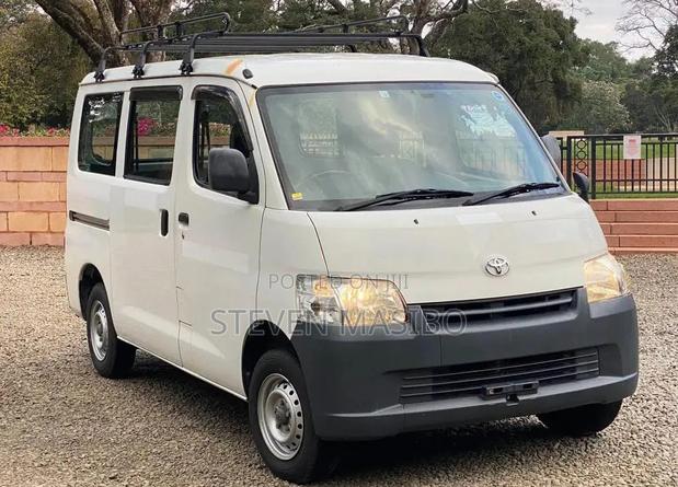 Toyota TownAce 2018 White