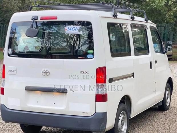 Toyota TownAce 2018 White