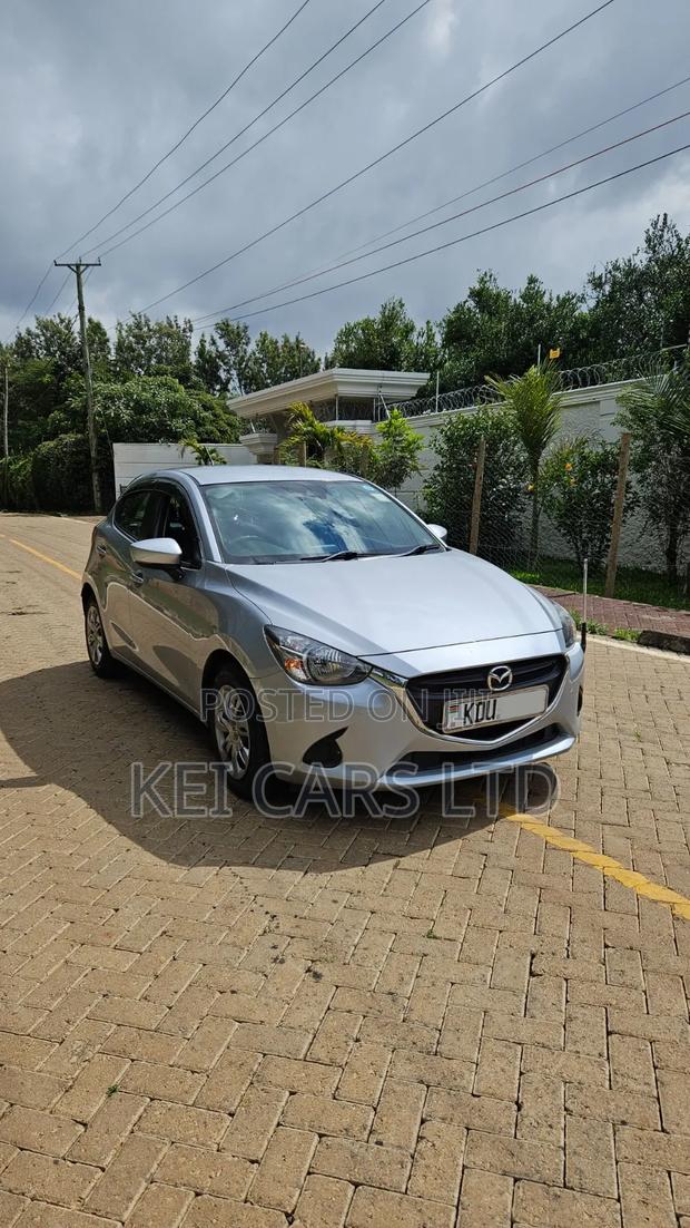 Mazda Demio 2018 Silver