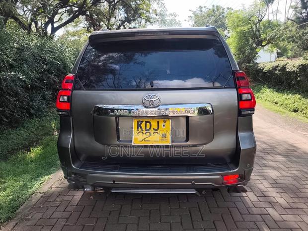 Toyota Land Cruiser Prado 3.0 TD 2010 Gold