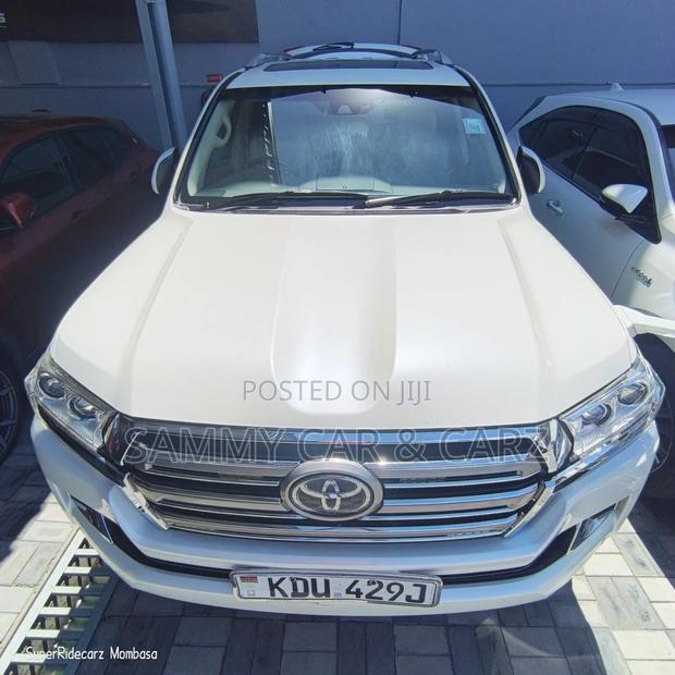 Toyota Land Cruiser 2018 White