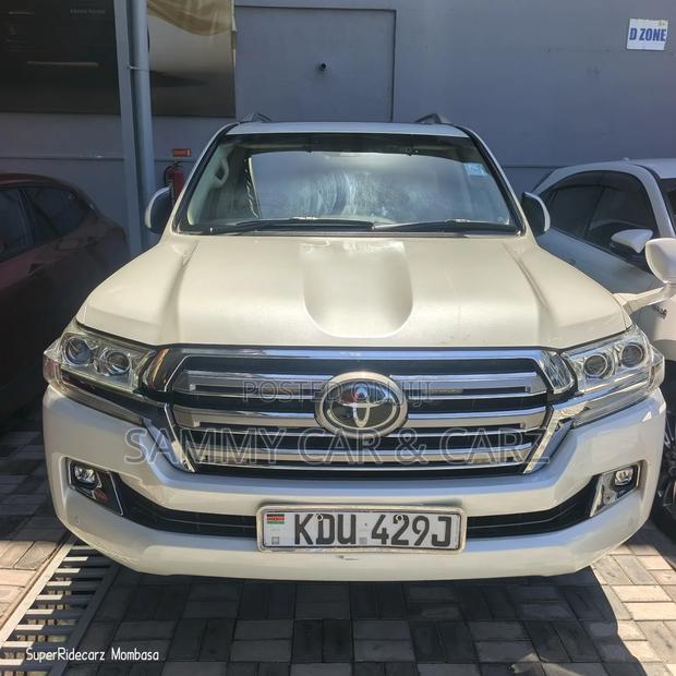 Toyota Land Cruiser 2018 White
