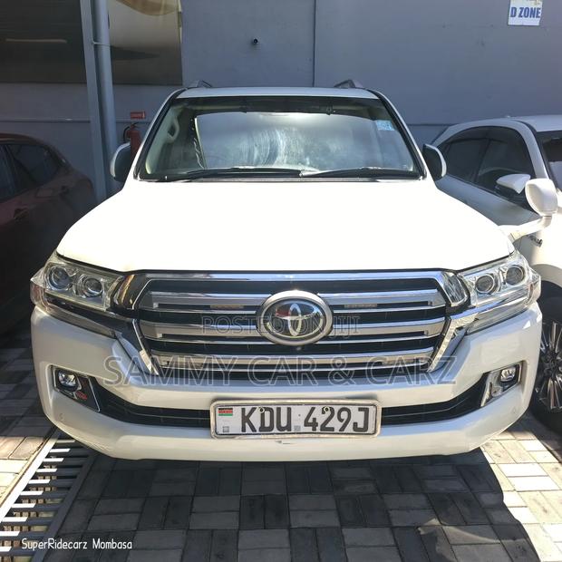 Toyota Land Cruiser 2018 White
