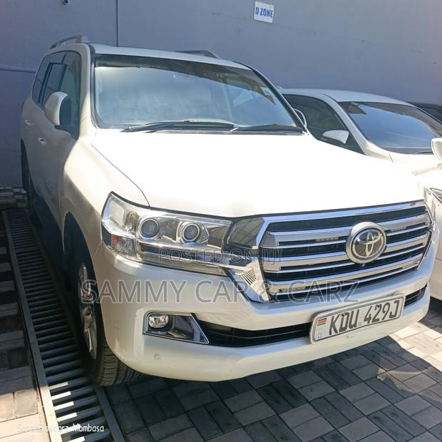Toyota Land Cruiser 2018 White