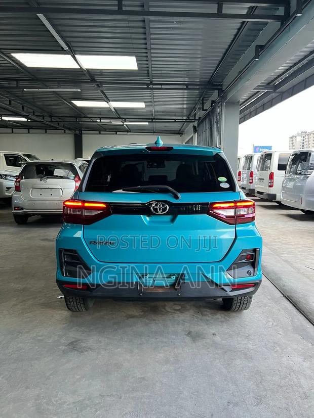 Toyota Raize 2020 Blue