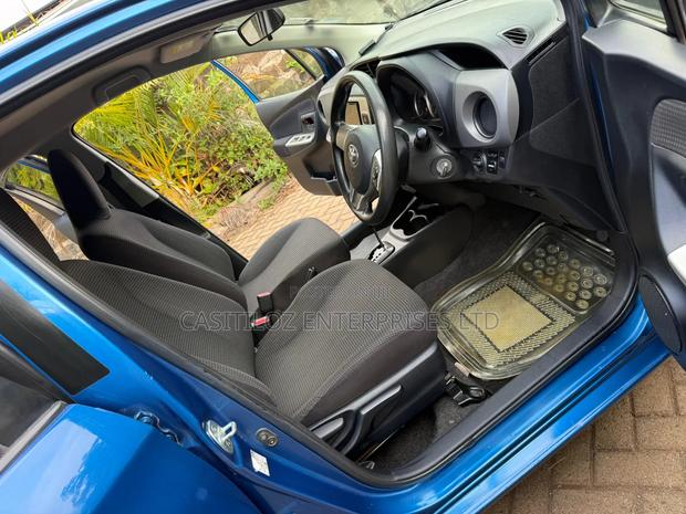 Toyota Vitz 1.3 FWD 3dr 2015 Blue