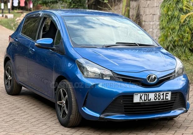 Toyota Vitz 1.3 FWD 3dr 2015 Blue