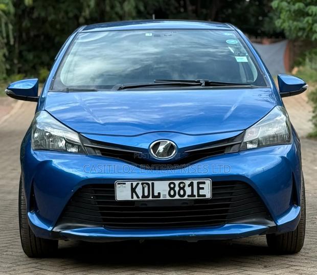 Toyota Vitz 1.3 FWD 3dr 2015 Blue