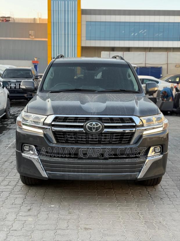 Toyota Land Cruiser 2020 Gray
