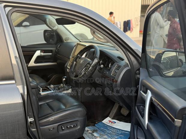 Toyota Land Cruiser 2020 Gray