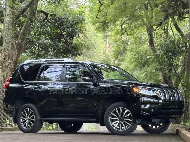 Toyota Land Cruiser Prado 2021 Black