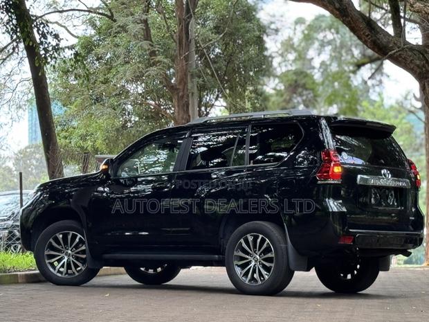 Toyota Land Cruiser Prado 2021 Black