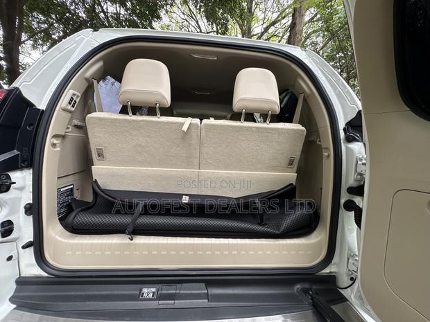 Toyota Land Cruiser Prado 2.8 2019 White