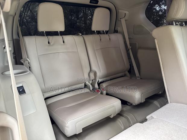 Toyota Land Cruiser Prado 2.8 2019 White