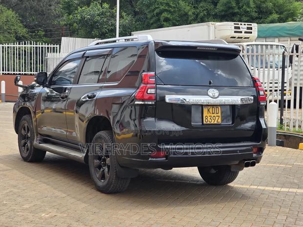 Toyota Land Cruiser Prado 2015 Black