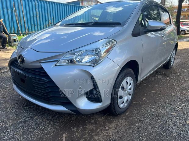 Toyota Vitz 1.3 FWD 5dr 2018 Silver