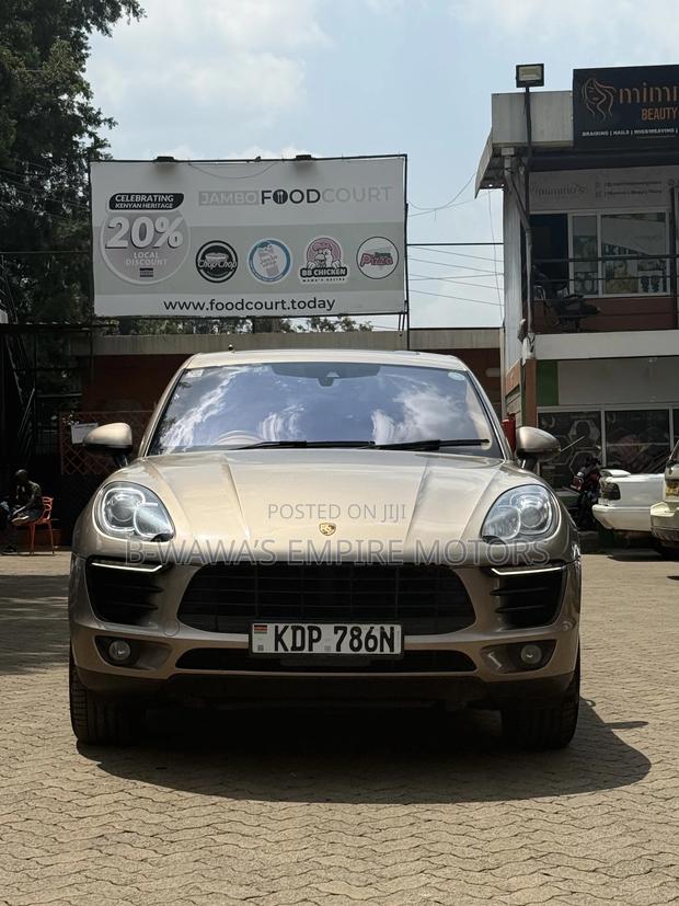 Porsche Macan Turbo 2017 Beige