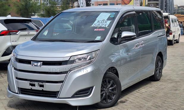 Toyota Noah 2019 Silver