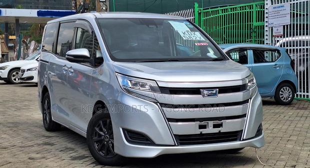 Toyota Noah 2019 Silver