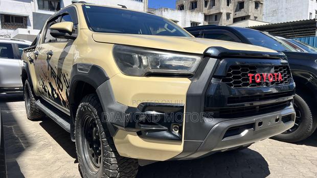 Toyota Hilux 2016 Beige