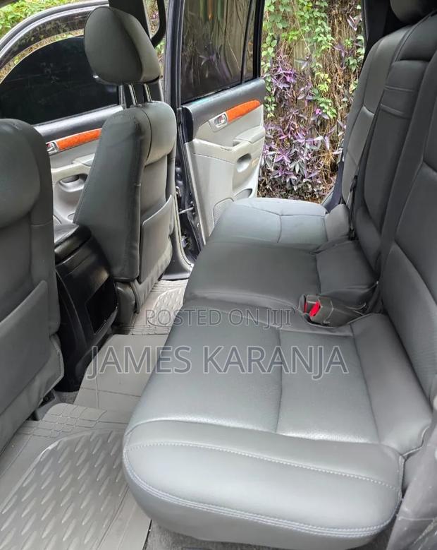 Toyota Land Cruiser Prado 2002 Gray