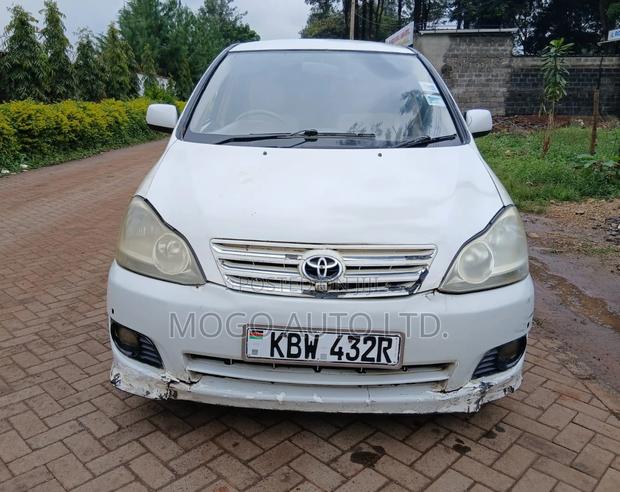 Toyota Ipsum 2006 White