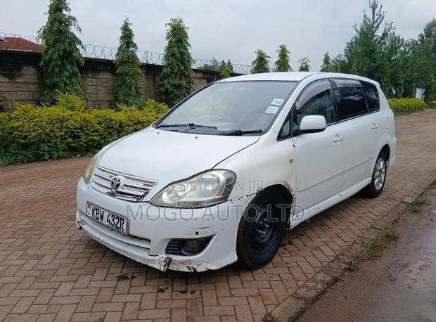 Toyota Ipsum 2006 White