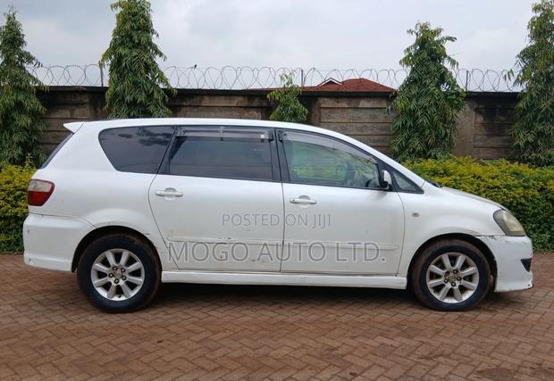 Toyota Ipsum 2006 White