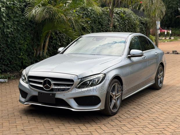 Mercedes-Benz C200 2017 Gray