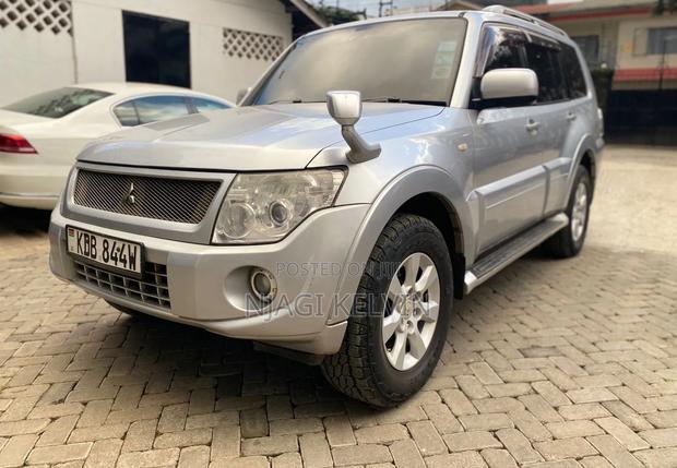 Mitsubishi Pajero V80 3.2 DI-D 2015 Silver