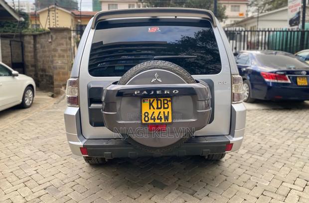 Mitsubishi Pajero V80 3.2 DI-D 2015 Silver