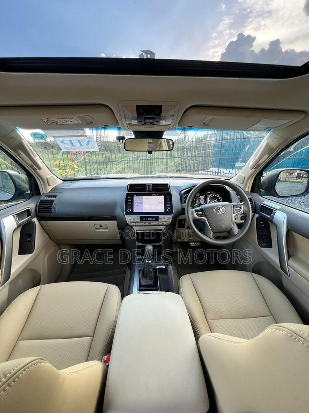 Toyota Land Cruiser Prado 2.8 2019 Gray
