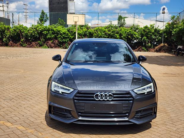 Audi A4 2.0T ultra Premium FWD 2018 Gray