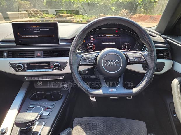 Audi A4 2.0T ultra Premium FWD 2018 Gray