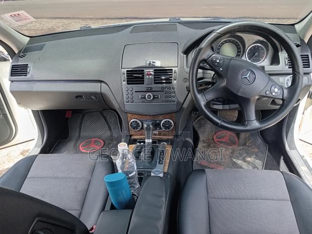 Mercedes-Benz C200 2011 White