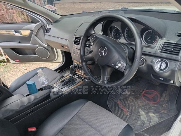 Mercedes-Benz C200 2011 White