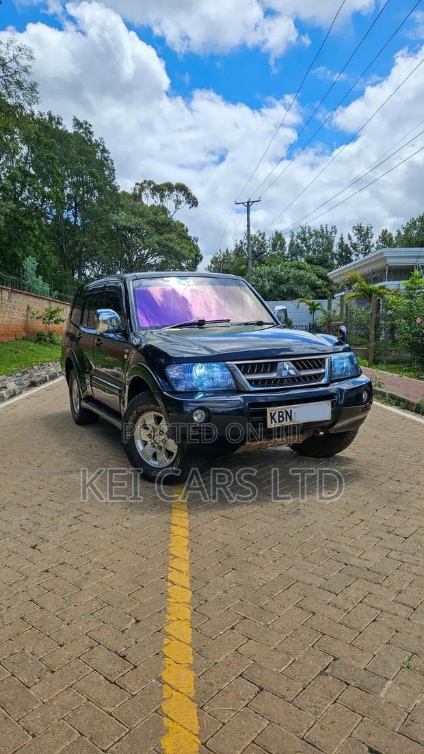 Mitsubishi Pajero 2004 Black